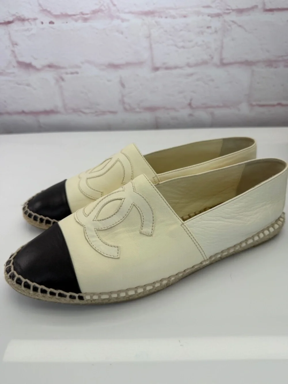 Chanel White/Black Lambskin Leather CC Espadrille Flats 41